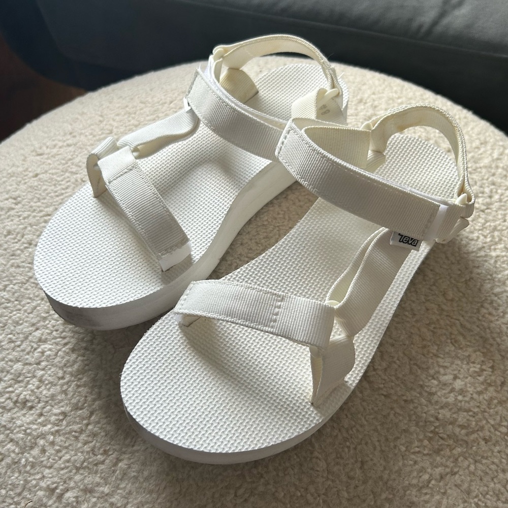 Teva Midform Sandals in White SZ 8